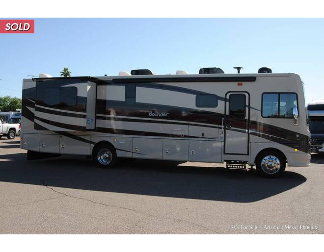 2016 Fleetwood Bounder Ford 35K Class A at Luxury RV's of Arizona STOCK# U1137 Photo 2