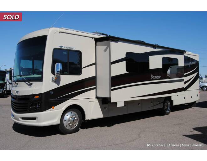 2016 Fleetwood Bounder Ford 35K Class A at Luxury RV's of Arizona STOCK# U1137 Photo 5