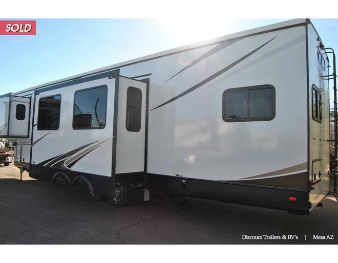 2021 Cardinal Limited 352BHLE Fifth Wheel at Luxury RV's of Arizona STOCK# T696 Photo 11