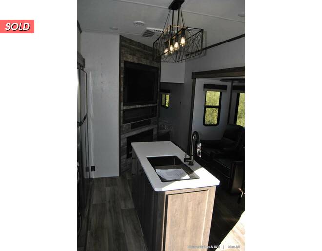 2021 Cardinal Limited 352BHLE Fifth Wheel at Luxury RV's of Arizona STOCK# T696 Photo 19