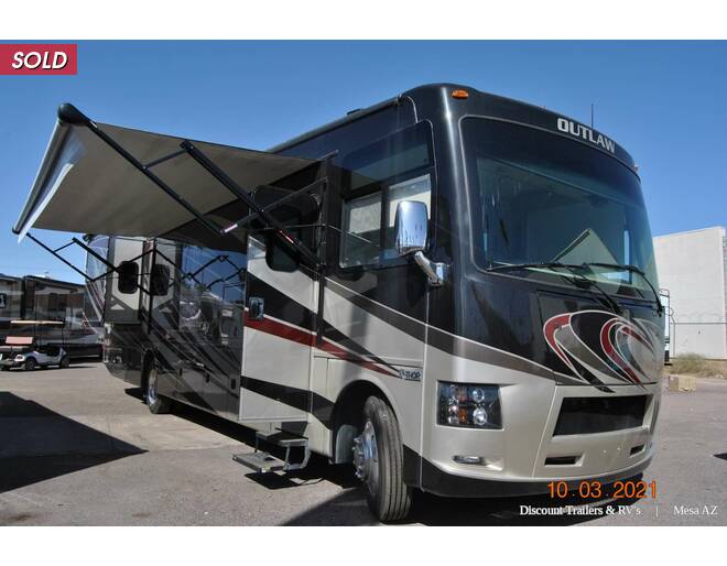 2017 Thor Outlaw Ford Toy Hauler 38RE Class A at Luxury RV's of Arizona STOCK# U824 Photo 9