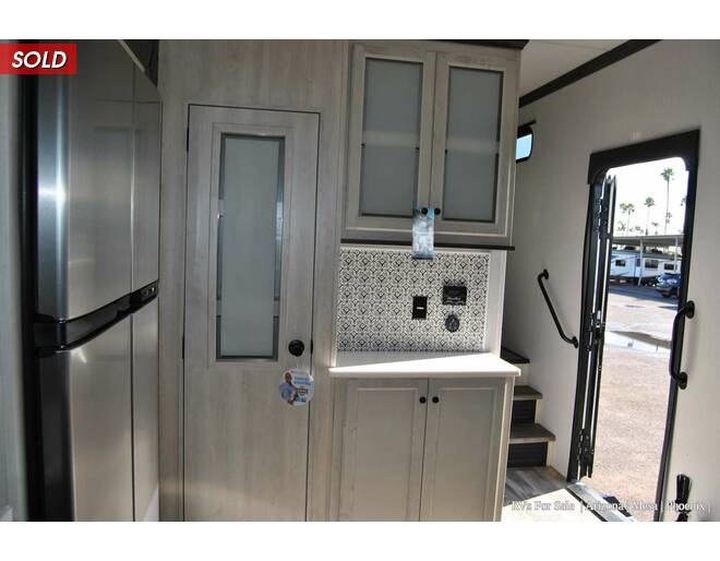 2022 Cardinal Limited 366DVLE Fifth Wheel at Luxury RV's of Arizona STOCK# T827 Photo 23