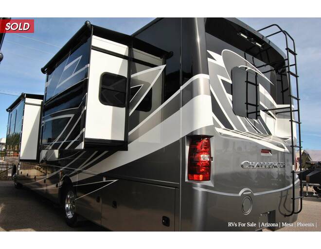 2022 Thor Challenger Ford 37DS Class A at Luxury RV's of Arizona STOCK# M146 Photo 12