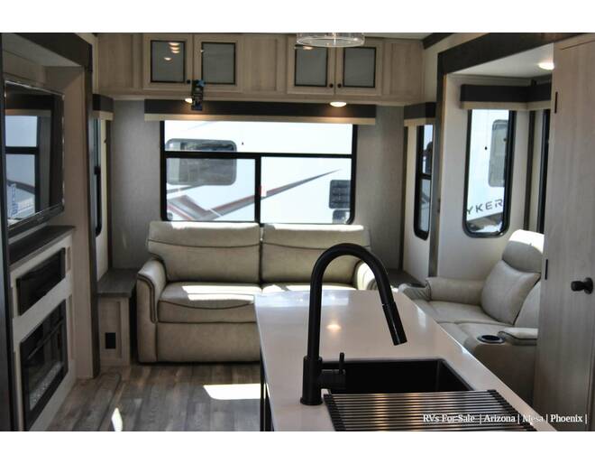2022 Cardinal Limited 366DVLE Fifth Wheel at Luxury RV's of Arizona STOCK# T879 Photo 8