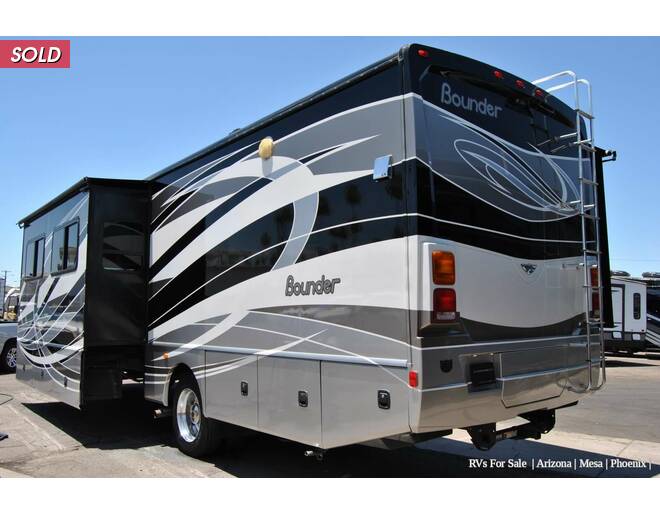 2015 Fleetwood Bounder Ford 34T Class A at Luxury RV's of Arizona STOCK# U913 Photo 4
