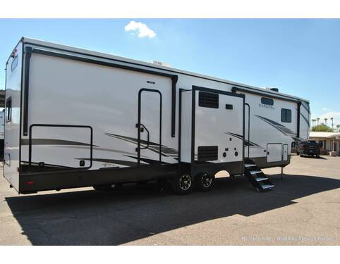 2022 Cardinal Limited 352BHLE Fifth Wheel at Luxury RV's of Arizona STOCK# T894 Photo 2