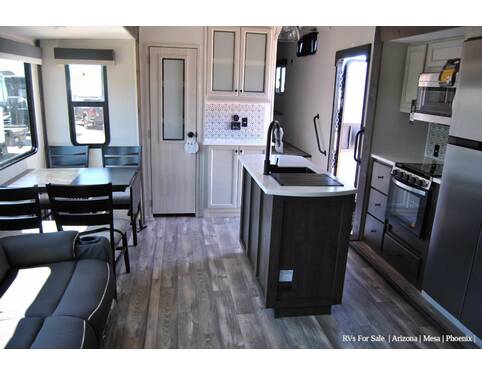 2022 Cardinal Limited 352BHLE Fifth Wheel at Luxury RV's of Arizona STOCK# T894 Photo 10