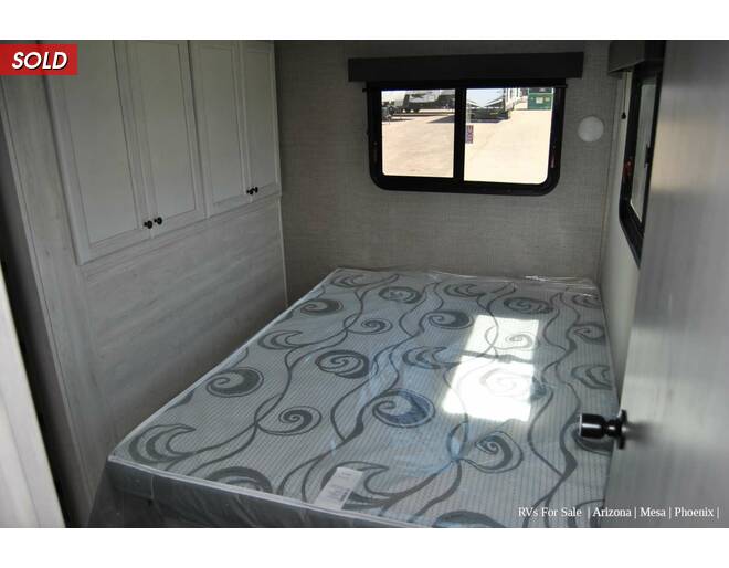 2022 Cardinal Limited 352BHLE Fifth Wheel at Luxury RV's of Arizona STOCK# T894 Photo 16